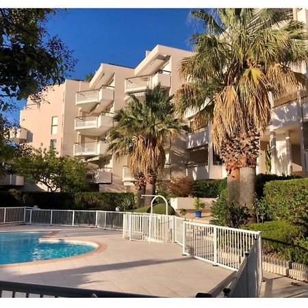 Superbe Appartement Avec Piscine Au Bord De La Mer Сен-Рафаель Екстер'єр фото